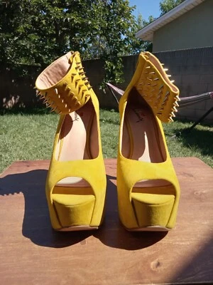 Plataforma amarilla Luichiny talla 8 Foto 1 de 4