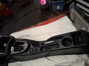 CONSOLA CENTRAL ALFA GT Q2/CLOVERLEAF (FRENO DE MANO/PALANCA DE CAMBIOS) BUEN ESTADO 04-11 - Imagen 1 de 3