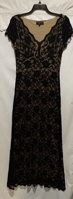 ❤️Vestido longo Karen Kane preto renda elástica com forro nude gola V GG - Imagem 1 de 4