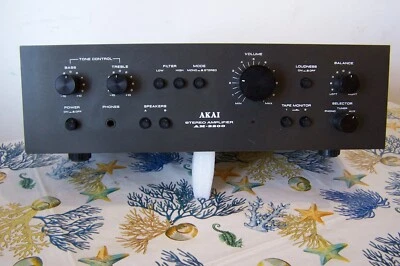AMPLIFICATORE  "AKAI  AM 2200" VINTAGE........... - Immagine 1 di 4