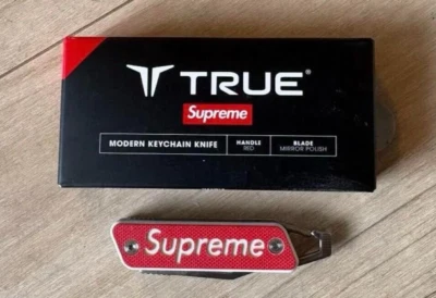 Supreme x TRUE Modern Schlüsselanhänger Messer "Rot" - Neu & Unbenutzt - Bild 1 von 4