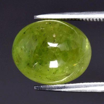 💎 6.59ct Oval Cabochon Natural Green Grossular Garnet - Africa Gemstone - Image 1 of 4