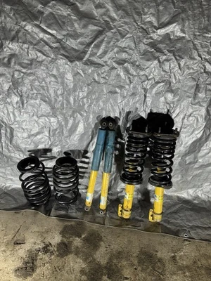 Amortiguadores Bilstein con resortes reductores Eibach Jeep Grand Cherokee SRT8 2006-2010 Foto 1 de 4