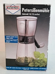 Molino de perejil/hierbas Kuchenproofi vintage 6,75" hecho en Alemania - Imagen 1 de 5