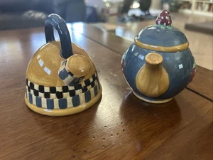Vintage SAKURA Salt & Pepper Shakers Teapot Tea Kettle Ceramic Country Farmhouse - Picture 1 of 5