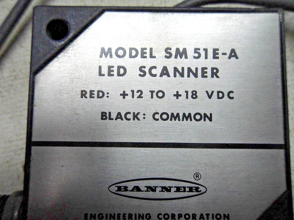 Sensor de modo oposto scanner LED Banner Engineering SM51E-A - Imagem 1 de 3