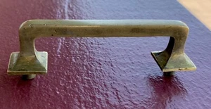 Maniglia per armadio Art Decò antica in ottone arti e mestieri cassetto estraibile 3 1/2" centro - Foto 1 di 9