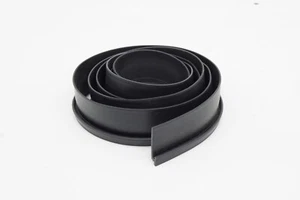 Sello de goteo de barrido de vinilo negro 4'-10"" para puerta de ducha ranura en ángulo 58"" aprox 1"" de alto - Imagen 1 de 5