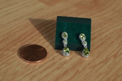 1.35ct Arizona Peridot Dangle Earrings Platinum over Fine Silver Foto 1 de 4