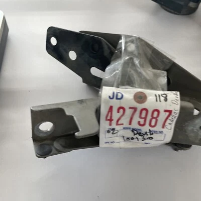 Cadillac Deville 2002 bisagras de capó #427987 Foto 1 de 3