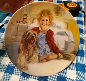 Annie And Sandy 1982 Primera Edición Knowles Collector Plate q20 - Imagen 1 de 2
