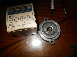 johnson/evinrude 3,4hp bearing carrier,vintage n.o.s. - Bild 1 von 3