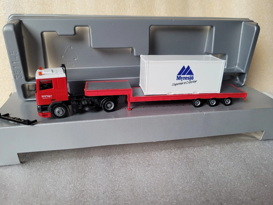 DAF XF 95   P.v.a. Voort Trans Tieflader 20 FT Container Myresjö Superieur - Bild 1 von 4