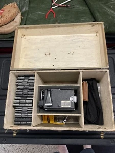 1946 GRAFLEX Speed Graphic Shutter Ektar lens Extra Lense Film Wood Box - Picture 1 of 23