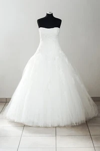 Pronovias Brautkleid 'Barroco' Spitze A-Linie creme ivory Hochzeit - Bild 1 von 4