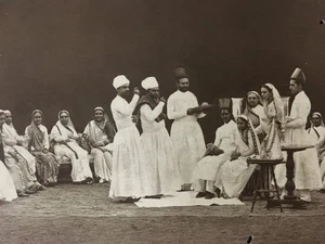 India Fotografía Vintage CEREMONIA DE MATRIMONIO PARSI 8,50 pulgadas x 5,50 pulgadas (13675) - Imagen 1 de 5