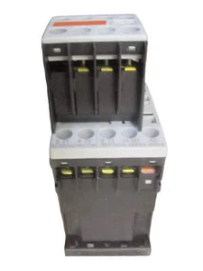 SIEMENS 3RT1015-1BB44-3MA0 CONTACTOR 24V - Picture 1 of 3