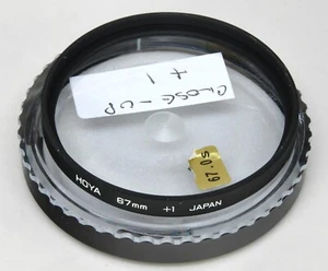 Hoya 67mm +1 Close-up + Case- Coated Both Sides - Picture 1 of 1