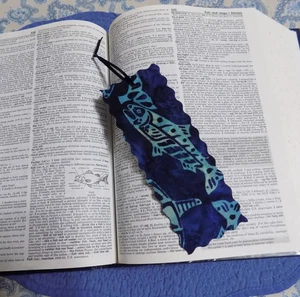 Bookmark Fabric or Cloth FISH with Navy Blue Ribbon Handmade - Picture 1 of 3