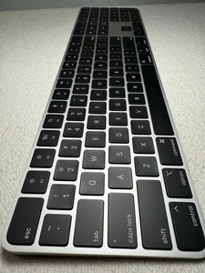 Klawiatura Apple Magic z Touch ID i klawiaturą numeryczną CZARNA -A2520 - Zdjęcie 1 z 7