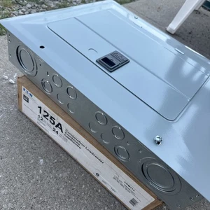 Eaton Combination Loadcenter CPM112, 12 space, 24 circuit 125 amp, type BR - Picture 1 of 16