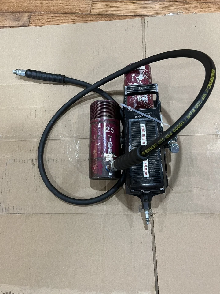 Bomba neumática hidráulica de aire Enerpac 700 bar/10.000 psi Foto 1 de 1