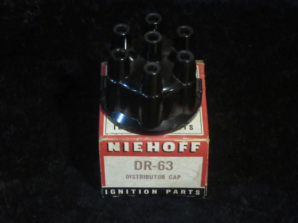 NOS 1953-1962 Chevrolet Hudson Nash Pontiac AMC Rambler Niehoff Distributor Cap - Image 1 of 3