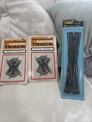 HO SCALE ATLAS #12C 295 CUSTOM LINE 12-1/2 DEGREE & 2- 60 DEGREE CROSSING TRACKS - Image 1 of 4