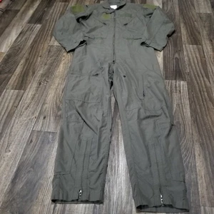 Tuta da volo militare USA 40r verde salvia CWU 27P Nomex tuta volantini - Foto 1 di 12