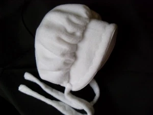 Baby Bonnet WHITE FLEECE hat sz nb,3,6,9,12,18 mo - Picture 1 of 2