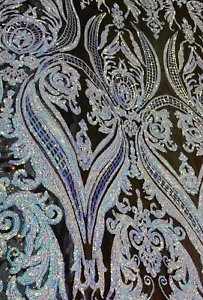 Tela elástica de 4 vías de lavanda/huevo/tulipán púrpura, estampado grande, lentejuelas sobre malla negra - Imagen 1 de 2