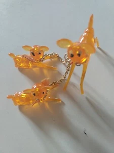 Orange Plexiglas Acryl Ketten Kunststoff Hirsch Rehkitze Hongkong Vintage Figuren - Bild 1 von 6