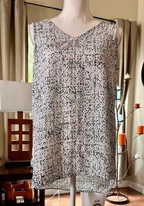 Summer Top By 9 West - Picture 1 of 5