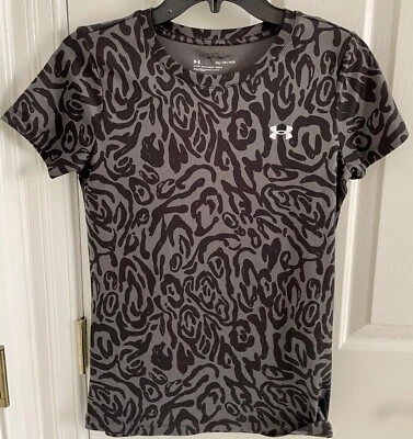 Top Under Armour holgado abstracto estampado animal Sslv. Gris negro. Damas XS. Foto 1 de 4