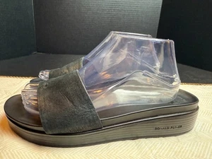 Donald Pliner 9.5 M Fiji Black Suede Sandals - Picture 1 of 9