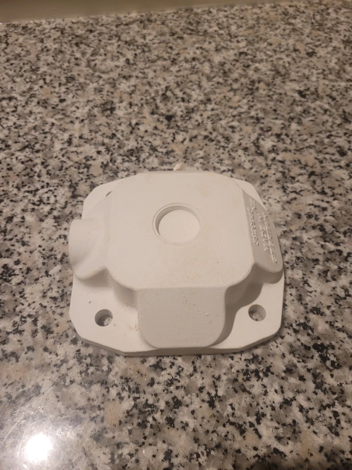 Cummins Marine  Exhaust Manifold Cover Part number 3920946 6bt 6bta 6CTA 8.3L - Image 1 of 1