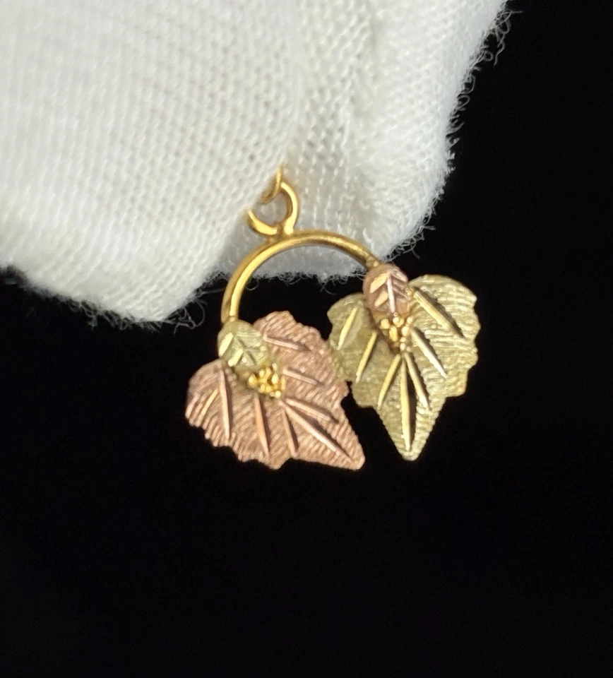 Landstroms Black Hills Hoja de Oro Colgante Dije Oro Sólido 10k Tri Tono Foto 1 de 4