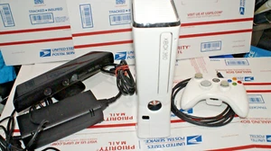 Weiße XBOX 360 Bundle 120GB HD Controller Power und HDMI Kamera - Bild 1 von 3