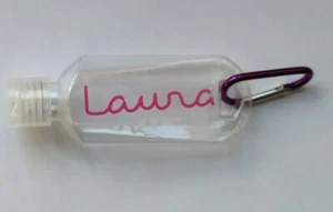 Botella Sanatiser Personalizada Isla Inspirada Fitness Amor Regalo Personalizado Cualquier Nombre - Imagen 1 de 5