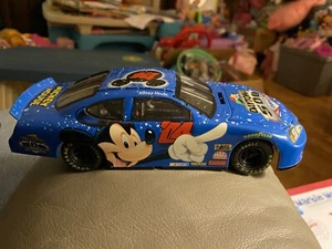 Disney Mickey Mouse NASCAR 2004 Daytona 500 Die Cast Car 1:24 Scale - Picture 1 of 13