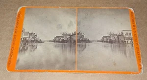 LA Huffman Stereoview Miles City Montana Street Flooding Stores Cottage Saloon - Foto 1 di 2