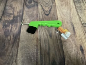 Tough 1 E-Z grip zoccolo pick più spazzola verde neon cavallo - Foto 1 di 12