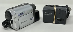 Videocamera Panasonic PV-GS32 28X Zoom MiniDV con batteria e caricatore - Foto 1 di 16