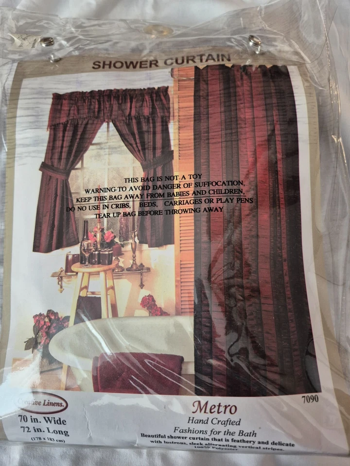 Cortina de chuveiro Metro Burgundy poliéster 70x72 - Imagem 1 de 3