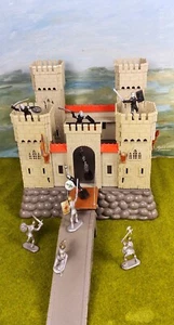 SIMBA TOYS Castle 1/32 54mm Vintage toy soldiers China - Photo 1/7