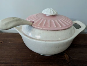 Vintage USA Speckled Soup Tureen and Ladle Pink lid 11" Handle to Handle - Picture 1 of 8