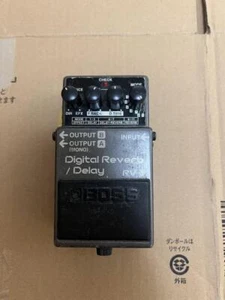 Boss RV-3 Digital Reverb Delay Pedale per chitarra Effetti Etichetta Rosa Made in Taiwan - Foto 1 di 7