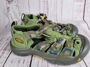 Keen Newport H2 Kids Youth Size 13 Green Hiking Waterproof Sport Sandals - Picture 1 of 7