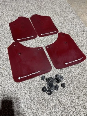 Красные грязевые щитки Rally Armor UR с белым логотипом для Subaru Impreza 1993-2001 годов выпуска  - Изображение 1 из 2