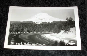 MOUNT HOOD VINTAGE POSTCARD - REAL PHOTO - MOUNT HOOD HIGHWAY - OREGON - Picture 1 of 3